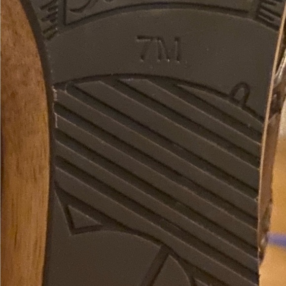 Brighton Brown Wedge Shoes with Elegant Design - Picture 5 of 7